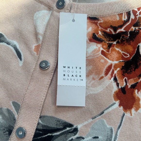 NWT WHITE HOUSE BLACK MARKET CARDIGAN SWEATER Floral Magnolias Blush Pink Sz. XL - Picture 4 of 6